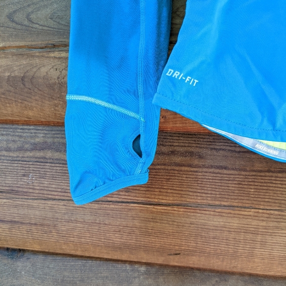 Nike Dri-fit Woman's Full Zip Athletic Running Jacket - Picture 4 of 9